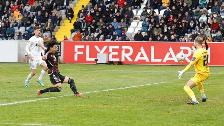 10 12 2023 Soccer Season 2023 2024 2 Soccer Bundesliga 16 Matchday SV Elversberg 1 FC Nürnberg FCN Club Sportfoto Zink DaMa xdaxmax DFL regulations prohibit any use of photographs as image sequences and or quasi video only for editorial use Goal Goal Shot to 0 1 Goalscorer Daichi Hayashi 9, 1 FC Nürnberg FCN vs Nicolas Kristof 20, SV Elversberg