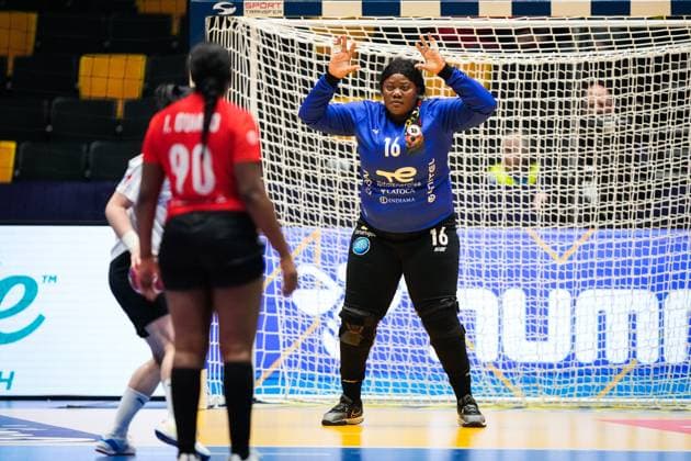 Handball-VM kvinner Norge 2023: Angola - Sor-Korea Trondheim 20231210. Angolas Teresa Patricia Almeida under VM-kampen i hovedrunden mellom Angola og Sor-Korea i Trondheim Spektrum. Foto: Beate Oma Dahle NTB Trondheim Norge EDITORIAL USE ONLY. RESTRICTED USE FOR BETTING COMPANIES Ref:_SPOe0SqHTN8VN8.jpg  Copyright: xBeatexOmaxDahlex xNTBx