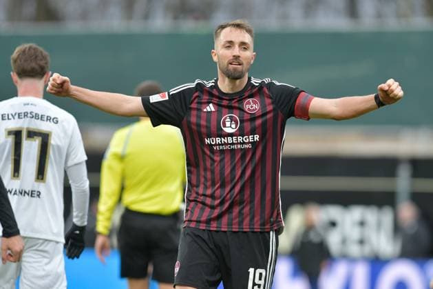Soccer 2 Bundesliga Season 2023 24 25 11 2023 Ursapharm Arena SV Elversberg elv 1 FC Nürnberg fcn 0 1 Florian HUEBNER 1 FC Nürnberg cheers after the match Soccer 2 Bundesliga SV Elversberg