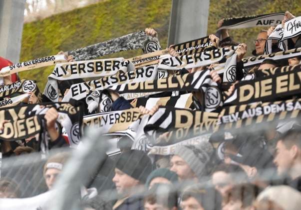 10 12 2023 Soccer Season 2023 2024 2 Soccer Bundesliga 16 Matchday SV Elversberg 1 FC Nürnberg FCN Club Sportfoto Zink DaMa xdaxmax DFL regulations prohibit any use of photographs as image sequences and or quasi video only for editorial use Symbolbild Symbolfoto Feature Impression Schalparader Zuschauer Publikum Fans of SV Elversberg