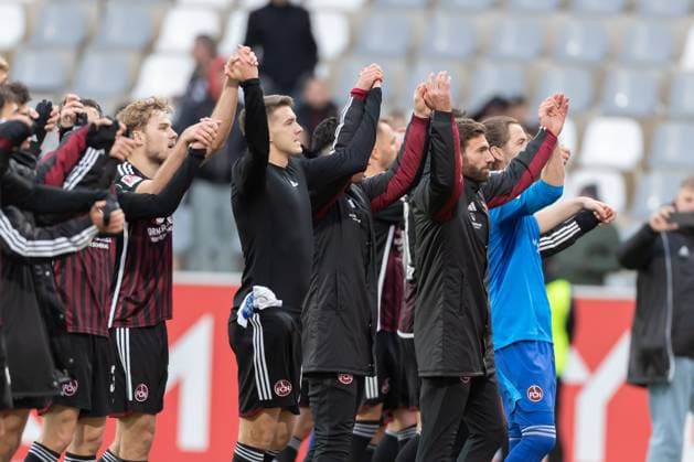 Germany, Spiesen Elversberg, 10 12 2023, Waldstadion Kaiserlinde, SV Elversberg vs FC Nürnberg 2 Bundesliga, 16 Spieltag, The players of 1 FC Nuernberg celebrate after winning Spiesen Elversberg URSAPHARM Arena an der Kaiserlinde Saarland Germany eu-images-542