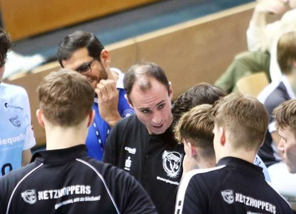 in the center Alejandro KOLEVICH KWh , He Bundesliga 23 24, TSV Haching Muenchen vs Energiequelle Netzhoppers Koenigs Wusterhausen, Geothermie Arena Unterhaching, 10 12 23, Copyright: WolfgangxFehrmann