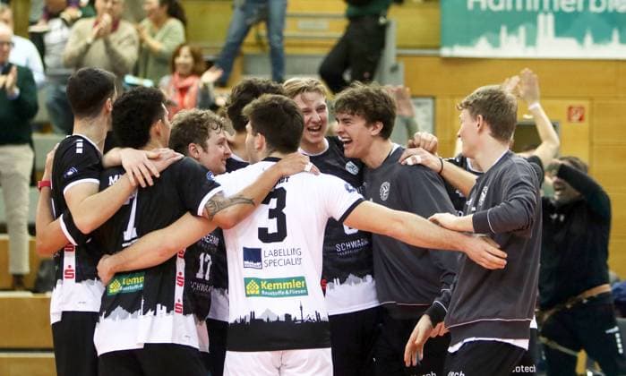 Hachinger joy after the victory, He Bundesliga 23 24, TSV Haching Muenchen vs Energiequelle Netzhoppers Koenigs Wusterhausen, Geothermie Arena Unterhaching, 10 12 23, Copyright: WolfgangxFehrmann