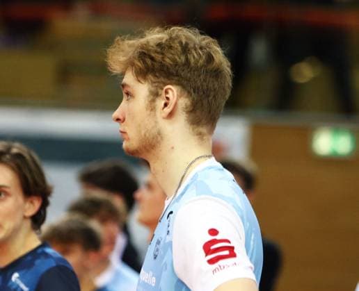 Disappointment at Carl MOELLER KWh , He Bundesliga 23 24, TSV Haching Muenchen vs Energiequelle Netzhoppers Koenigs Wusterhausen, Geothermie Arena Unterhaching, 10 12 23, Copyright: WolfgangxFehrmann
