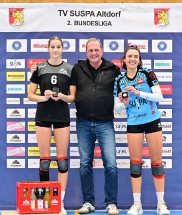 11 12 2023 Volleyball 2 Bundesliga Women Women Season 2023 2024 TV Suspa Altdorf BSP MTV Stuttgart xwoxzix Hanna Weinmann 6, MTV Stuttgart Alina Hösch 4, TV Altdorf Player of the Match Honored by Stefan Ogait Head of Department TV Altdorf