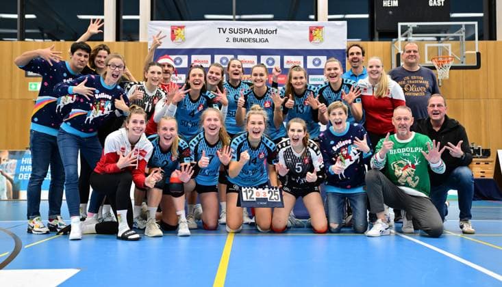 11 12 2023 Volleyball 2 Bundesliga Women Women Season 2023 2024 TV Suspa Altdorf BSP MTV Stuttgart xwoxzix Team Team Altdorf Team photo Jubilation Joy after the end of the game