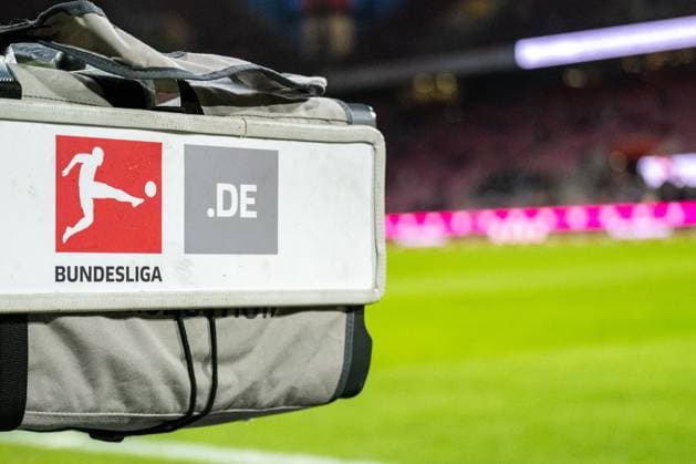 TV camera with Bundesliga logo, GER, 1 FC Koeln vs 1 FSV Mainz 05, Football, 1 Bundesliga, Matchday 14, Season 2023 2024, 10 12 2023 DFL REGULATIONS PROHIBIT ANY USE OF PHOTOGRAPHS AS IMAGE SEQUENCES AND OR QUASI VIDEO GER, 1 FC Koeln vs 1 FSV Mainz 05, Football, 1 Bundesliga, Matchday 14, Season 2023 2024, 10 12 2023 Koeln Copyright: xEibner-Pressefoto FlorianxWieganx EP_FWD