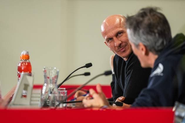 SOCCER - UEFA CL, RBS vs Benfica SALZBURG,AUSTRIA,11.DEC.23 - SOCCER - UEFA Champions League, group stage, Red Bull Salzburg vs SL Benfica, preview, press conference, PK, Pressekonferenz RBS. Image shows head coach Gerhard Struber (RBS).  GEPAxpictures xAistexRidikaite