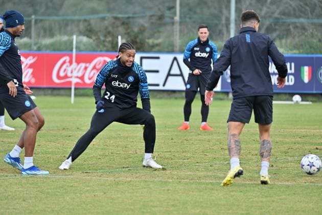IPP20231211 Football - soccer: UEFA Champions League 2023 2024, S.S.C. Napoli - S.C. Braga, Foto IPP Felice De Martino Castel Volturno (Ce) 11 12 2023 Calcio Allenamento Napoli vigilia gara Champions League con il Braga (Verwendung nur in Deutschland - GERMANY ONLY) *** IPP20231211 Football soccer UEFA Champions League 2023 2024, S S C Napoli S C Braga, Photo IPP Felice De Martino Castel Volturno Ce 11 12 2023 Calcio Allenamento Napoli vigilia gara Champions League con il Braga Use only in Germany GERMANY ONLY 