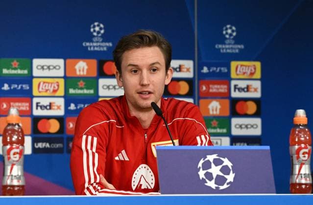Football, Men, Season 2023 2024, UEFA Champions League Group C, Matchday 6 , 1 FC Union Berlin Real Madrid, Press conference training of Union at the Olympiastadion the day before the match, in the picture goalkeeper Frederik Rönnow 1 FC Union Berlin , 11 12 2023, Copyright: xMatthiasxKochx