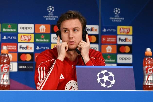 Football, Men, Season 2023 2024, UEFA Champions League Group C, Matchday 6 , 1 FC Union Berlin Real Madrid, Press conference training of Union at the Olympiastadion the day before the match, in the picture goalkeeper Frederik Rönnow 1 FC Union Berlin , 11 12 2023, Copyright: xMatthiasxKochx