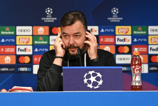 Football, Men, Season 2023 2024, UEFA Champions League Group C, Matchday 6 , 1 FC Union Berlin Real Madrid, Press conference training of Union at the Olympiastadion the day before the match, in the picture stadium and press spokesman Christian Arbeit 1 FC Union Berlin , 11 12 2023, Copyright: xMatthiasxKochx