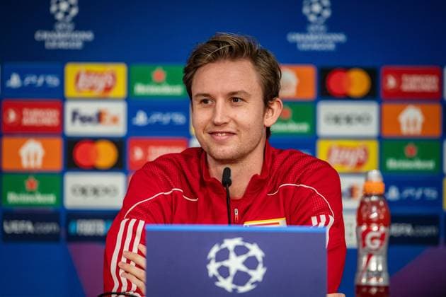 UEFA Champions League press conference and training 1 FC Union Berlin Berlin, 11 12 2023 Frederik Rönnow 1 FC Union Berlin, 1 UEFA Champions League press conference and training 1 FC Union Berlin before the match 1 FC Union Berlin vs Real Madrid, Olympiastadion, Berlin, 11 12 2023 Copyright: xBEAUTIFULxSPORTS LucianoxLimax