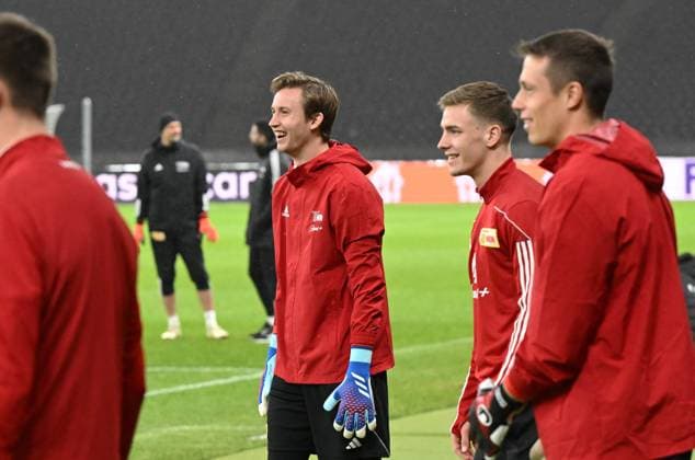Football, Men, Season 2023 2024, UEFA Champions League Group C, Matchday 6 , 1 FC Union Berlin Real Madrid, Press conference training of Union at the Olympiastadion the day before the match, in the picture from l Robin Knoche 1 FC Union Berlin , Goalkeeper Frederik Rönnow 1 FC Union Berlin , Laurenz Dehl 1 FC Union Berlin , Goalkeeper Alexander Schwolow 1 FC Union Berlin , 11 12 2023, Copyright: xMatthiasxKochx