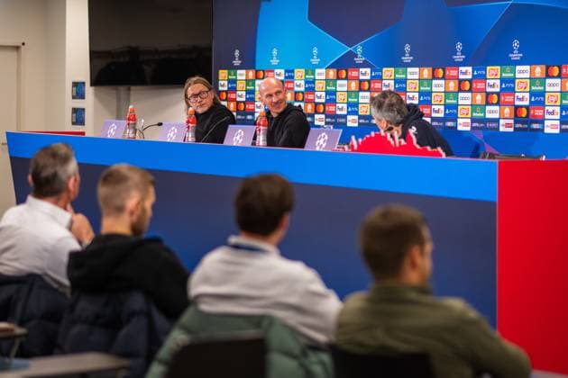 SOCCER - UEFA CL, RBS vs Benfica SALZBURG,AUSTRIA,11.DEC.23 - SOCCER - UEFA Champions League, group stage, Red Bull Salzburg vs SL Benfica, preview, press conference, PK, Pressekonferenz RBS. Image shows head coach Gerhard Struber (RBS).  GEPAxpictures xAistexRidikaite