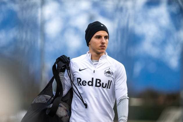 SOCCER - UEFA CL, RBS vs Benfica SALZBURG,AUSTRIA,11.DEC.23 - SOCCER - UEFA Champions League, group stage, Red Bull Salzburg vs SL Benfica, preview, training RBS. Image shows Oscar Gloukh (RBS).  GEPAxpictures xAistexRidikaite