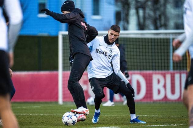 SOCCER - UEFA CL, RBS vs Benfica SALZBURG,AUSTRIA,11.DEC.23 - SOCCER - UEFA Champions League, group stage, Red Bull Salzburg vs SL Benfica, preview, training RBS. Image shows Petar Ratkov (RBS) .  GEPAxpictures xAistexRidikaite