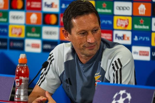 SOCCER - UEFA CL, RBS vs Benfica SALZBURG,AUSTRIA,11.DEC.23 - SOCCER - UEFA Champions League, group stage, Red Bull Salzburg vs SL Benfica, preview, press conference, PK, Pressekonferenz Benfica. Image shows head coach Roger Schmidt (Benfica).  GEPAxpictures xAistexRidikaite