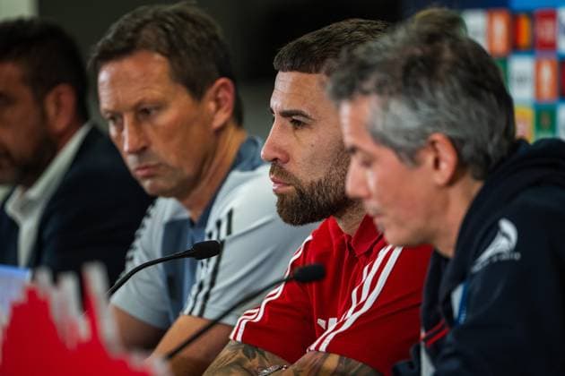 SOCCER - UEFA CL, RBS vs Benfica SALZBURG,AUSTRIA,11.DEC.23 - SOCCER - UEFA Champions League, group stage, Red Bull Salzburg vs SL Benfica, preview, press conference, PK, Pressekonferenz Benfica. Image shows Nicolas Otamendi (Benfica).  GEPAxpictures xAistexRidikaite