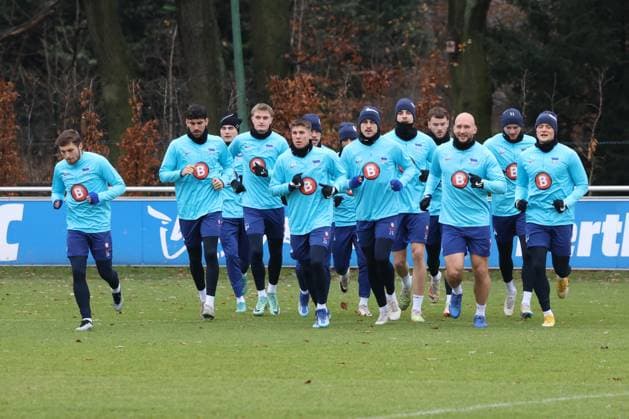 DEU, DFL, 2 FBL Hertha BSC, Training, 12 12 2023, Sportforum, Berlin, DEU, DFL, 2 FBL Hertha BSC, Training, im Bild warm up, Aufwaermtraining DFL regulations prohibit any use of Photographs as image sequences and or quasi video Foto Juergen Engler nordphoto GmbH nordphotoxGmbHx xEngler nph00076
