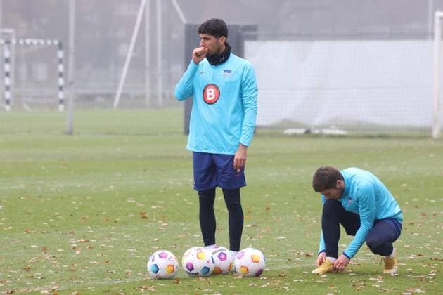 DEU, DFL, 2 FBL Hertha BSC, Training, 12 12 2023, Sportforum, Berlin, DEU, DFL, 2 FBL Hertha BSC, Training, im Bild Agustn Rogel Hertha BSC Berlin 3 , Jonjoe Kenny Hertha BSC Berlin 16 DFL regulations prohibit any use of Photographs as image sequences and or quasi video Foto Juergen Engler nordphoto GmbH nordphotoxGmbHx xEngler nph00076