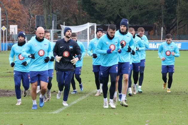 DEU, DFL, 2 FBL Hertha BSC, Training, 12 12 2023, Sportforum, Berlin, DEU, DFL, 2 FBL Hertha BSC, Training, im Bild Auslauftraining, auslaufen nach einem Spiel DFL regulations prohibit any use of Photographs as image sequences and or quasi video Foto Juergen Engler nordphoto GmbH nordphotoxGmbHx xEngler nph00076