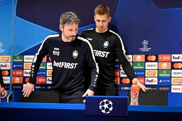 Royal Antwerp FC v FC Barcelona, Barca - UEFA Champions League Media Activities 12 12 2023 DEURNE, BELGIUM - DECEMBER 12 : Butez Jean goalkeeper of Antwerp FC and Van Bommel Mark head coach of Antwerp FC talking to the press during a press conference, PK, Pressekonferenz prior to the UEFA Champions League group H match between Royal Antwerp FC and FC Barcelona on December 12, 2023 in Deurne, Belgium, 12 12 2023 Deurne Belgium  Copyright: xVincentxKalutx