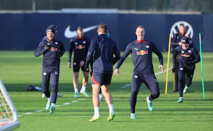 RB Leipzig training Champions League Leipzig, 12 12 2023, RB training center, UEFA Champions League , RB Leipzig final training on the eve of RBL v Young Boys Bern , In the picture from l Kevin Kampl 44, RB Leipzig , Christopher Lenz 3, RB Leipzig and Lukas Klostermann 16, RB Leipzig , Picture Point