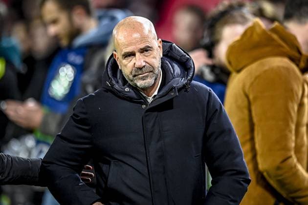 EINDHOVEN, 12-12-2023, Philips Stadion, UEFA Champions League Football, season 2023 2024, Match between PSV and Arsenal. PSV trainer Peter Bosz PSV - Arsenal  x23496019x Copyright: