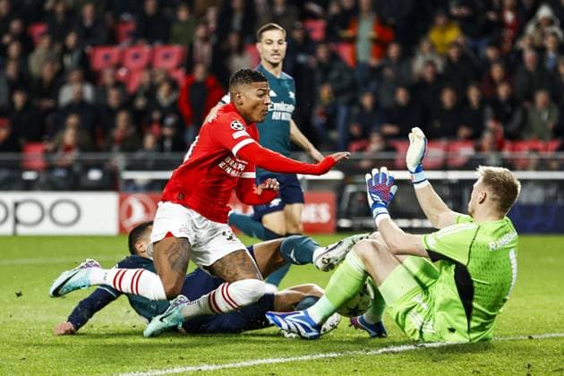EINDHOVEN - Chance for Patrick van Aanholt of PSV Eindhoven during the UEFA Champions League group B match between PSV Eindhoven and Arsenal FC at the Phillips stadium on December 12, 2023 in Eindhoven, Netherlands. ANP MAURICE VAN STEEN UEFA Champions League 2023 24 2023 2024 xVIxANPxSportx xxANPxIVx 486125982 originalFilename: 486125982.jpg