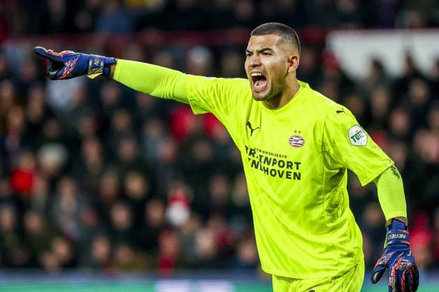 EINDHOVEN, 12-12-2023, Philips Stadium, UEFA Champions League season 2023 24, match between PSV and Arsenal, PSV goalkeeper Walter Benitez PSV - Arsenal  x23496248x Copyright: