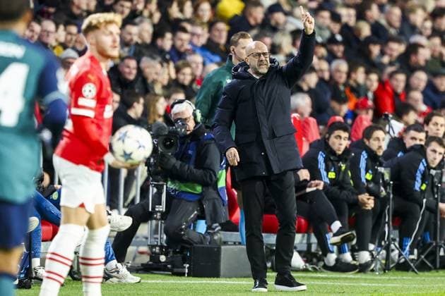 EINDHOVEN, 12-12-2023, Philips Stadium, UEFA Champions League season 2023 24, match between PSV and Arsenal, PSV coach Peter Bosz PSV - Arsenal  x23496598x Copyright: