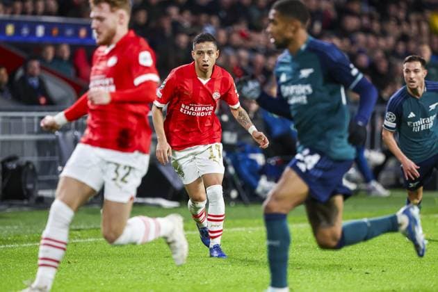 EINDHOVEN, 12-12-2023, Philips Stadium, UEFA Champions League season 2023 24, match between PSV and Arsenal, PSV player Mauro Junior PSV - Arsenal  x23496638x Copyright: