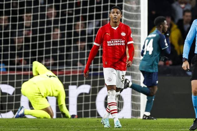 EINDHOVEN - Patrick van Aanholt of PSV Eindhoven is disappointed with the 0-1 score during the UEFA Champions League group B match between PSV Eindhoven and Arsenal FC at the Phillips stadium on December 12, 2023 in Eindhoven, the Netherlands. ANP MAURICE VAN STEEN UEFA Champions League 2023 24 2023 2024 xVIxANPxSportx xxANPxIVx 486128521 originalFilename: 486128521.jpg
