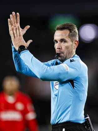 EINDHOVEN - Referee Tobias Stieler whistles before half-time during the UEFA Champions League group B match between PSV Eindhoven and Arsenal FC at the Phillips stadium on December 12, 2023 in Eindhoven, Netherlands. ANP MAURICE VAN STEEN UEFA Champions League 2023 24 2023 2024 xVIxANPxSportx xxANPxIVx 486128823 originalFilename: 486128823.jpg