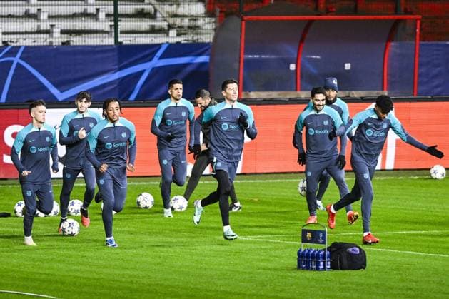 Barcelona s Jules Kounde, Barcelona s Robert Lewandowski and Barcelona s Ilkay Gundogan pictured in action during a training of Spanish club FC Barcelona, Barca on Tuesday 12 December 2023 in Antwerp. The team is preparing for tomorrow s game against Belgian soccer team Royal Antwerp FC, on day six of the Champions League group stage, in group H. TOM GOYVAERTS TomxGoyvaerts  x82179174x