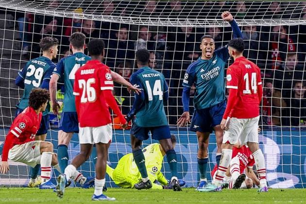 EINDHOVEN, 12-12-2023, Philips Stadium, UEFA Champions League season 2023 24, match between PSV and Arsenal, goal of Arsenal player Gabriel are canceled by Referee Tobias Stieler after offside PSV - Arsenal  x23497115x Copyright: