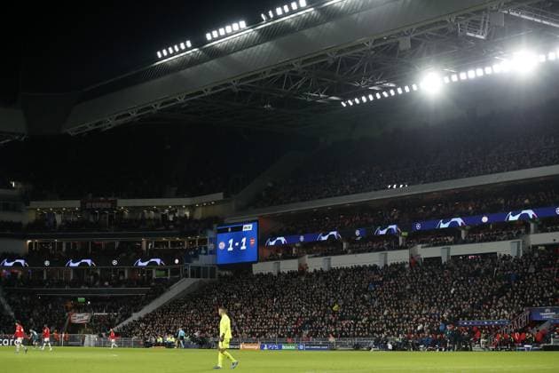 EINDHOVEN - 1-1 on the scoreboard during the UEFA Champions League Group B match between PSV Eindhoven and Arsenal FC at the Phillips Stadium on December 12, 2023 in Eindhoven, Netherlands. ANP Hollandse Hoogte Bart Stoutjesdijk UEFA Champions League 2023 24 2023 2024 xVIxANPxSportx xBartxStoutjesdijkxIVx 486132623 originalFilename: 486132623.jpg