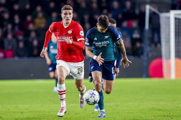 EINDHOVEN, 12-12-2023, Philips Stadium, UEFA Champions League season 2023 24, match between PSV and Arsenal, PSV player Guus Til PSV - Arsenal  x23497158x Copyright: