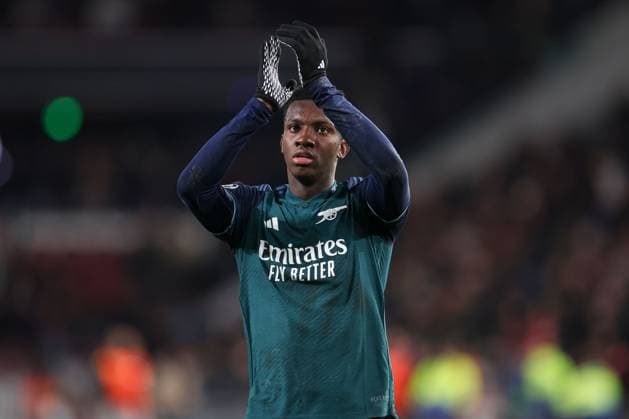Eddie Nketiah of Arsenal at the end of the match PSV Eindhoven v Arsenal, UEFA Champions League, Group B, Football, Philips Stadion, Eindhoven, Netherlands - 12 Dec 2023 EDITORIAL USE ONLY No use with unauthorised audio, video, data, fixture lists, club league logos or live services. Online in-match use limited to 120 images, no video emulation. No use in betting, games or single club league player publications.  Copyright: xPaulxCurrie Shutterstockx 14254183bx