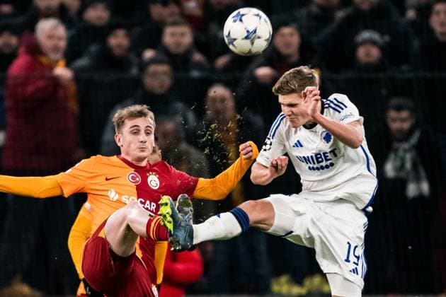 231212 Kerem Akturkoglu of Galatasaray and Elias Jelert of FC Copenhagen during the UEFA Champions League football match between FC Copenhagen and Galatasaray on December 12, 2023 in Copenhagen Photo Petter Arvidson BILDBYRAN kod PA PA0704 fotboll football soccer fotball champions league fc copenhagen galatasaray bbeng  Copyright: PETTERxARVIDSON BB231212PA019