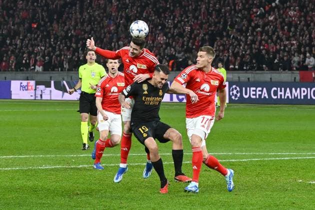 Football, Men, Season 2023 2024, UEFA Champions League Group C, Matchday 6 , 1 FC Union Berlin Real Madrid, f l Robin Gosens 1 FC Union Berlin , Dani Ceballos Real Madrid and Kevin Behrens 1 FC Union Berlin in a duel , 12 12 2023, Copyright: xMatthiasxKochx