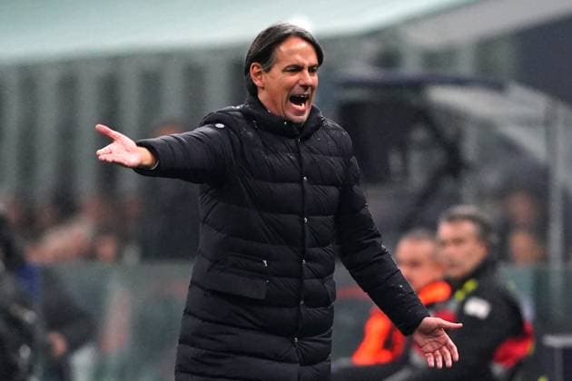 Foto Spada LaPresse 12 Dicembre 2023 - Milano , Italia - calcio - Inter vs Real Sociedad - Champions League 2023 2024 - Stadio San Siro. Nella foto: Simone Inzaghi (FC Inter); December 12 , 2023 Milan , Italy - sport, calcio - Inter vs Real Sociedad Champions League 2023 2024 - San Siro Stadium . In the pic : Simone Inzaghi (FC Inter  Copyright: xSpada LaPressex