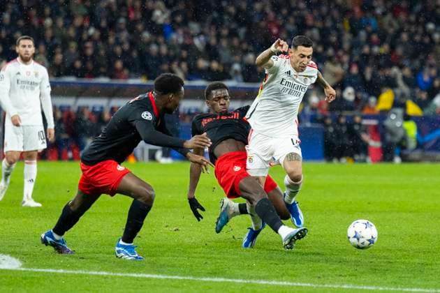 SOCCER - UEFA CL, RBS vs Benfica SALZBURG,AUSTRIA,12.DEC.23 - SOCCER - UEFA Champions League, group stage, Red Bull Salzburg vs SL Benfica. Image shows Samson Baidoo, Lucas Gourna-Douath (RBS) and Angel Di Maria (Benfica).  GEPAxpictures xGintarexKarpaviciute