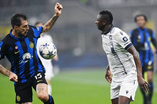Db Milano 12 12 2023 - Champions League Inter-Real Sociedad foto Daniele Buffa Image nella foto: Francesco Acerbi-Umar Sadiq 
