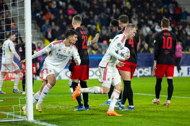 SOCCER - UEFA CL, RBS vs Benfica SALZBURG,AUSTRIA,12.DEC.23 - SOCCER - UEFA Champions League, group stage, Red Bull Salzburg vs SL Benfica. Image shows the rejoicing of Benfica. Keyword: goal.  GEPAxpictures xGintarexKarpaviciute