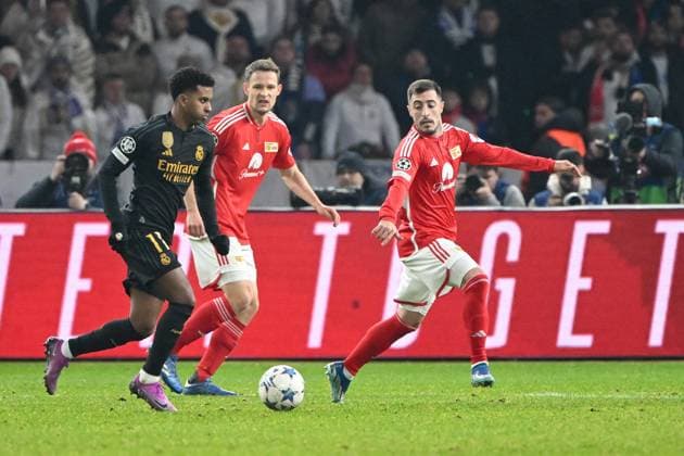 Football, Men, Season 2023 2024, UEFA Champions League Group C, Matchday 6 , 1 FC Union Berlin Real Madrid, v l Rodrygo Real Madrid , Paul Jaeckel 1 FC Union Berlin and Josip Juranovic 1 FC Union Berlin , 12 12 2023, Copyright: xMatthiasxKochx