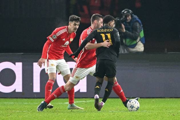 Football, Men, Season 2023 2024, UEFA Champions League Group C, Matchday 6 , 1 FC Union Berlin Real Madrid, f l Josip Juranovic 1 FC Union Berlin , Robin Knoche 1 FC Union Berlin and Rodrygo Real Madrid , 12 12 2023, Copyright: xMatthiasxKochx