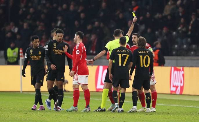 Referee Rade Obrenovic SLO yellow card for Rani Khedira for complaining Sports Football Soccer UEFA Champions League UCL Men 6 Matchday Season 2023 2024 12 12 2023 1 FC Union Berlin FCU vs Real Madrid Olympiastadion DFL regulations prohibit any use of photographs as image sequences and or quasi video