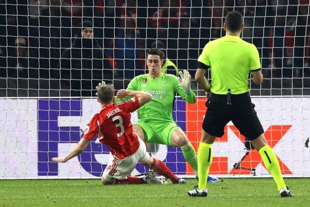 DEU, Champions League, 1 FC Union vs Real Madrid, 12 12 2023, Berliner Olympiastadion, Berlin, DEU, Champions League, 1 FC Union vs Real Madrid, im Bild Paul Jaeckel 1 FC Union Berlin 3 , Arrizabalaga Real Madrid 25 DFL regulations prohibit any use of Photographs as image sequences and or quasi video Foto Juergen Engler nordphoto GmbH nordphotoxGmbHx xEngler nph00076